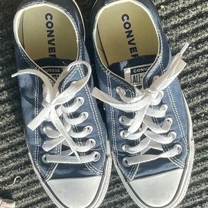 Converse Chuck Taylors low rise size 7